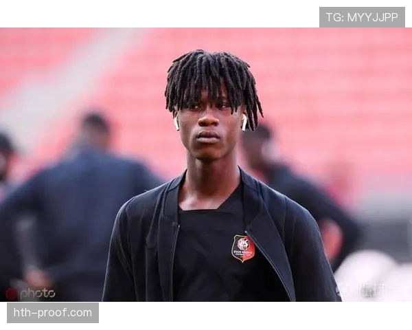 卡马文加无畏冲锋，展现新星风采备受期待