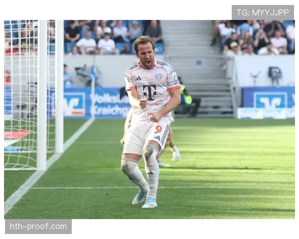 哈里·凯恩与C罗进球艺术大比拼：锋线双雄引领新时代进攻风潮