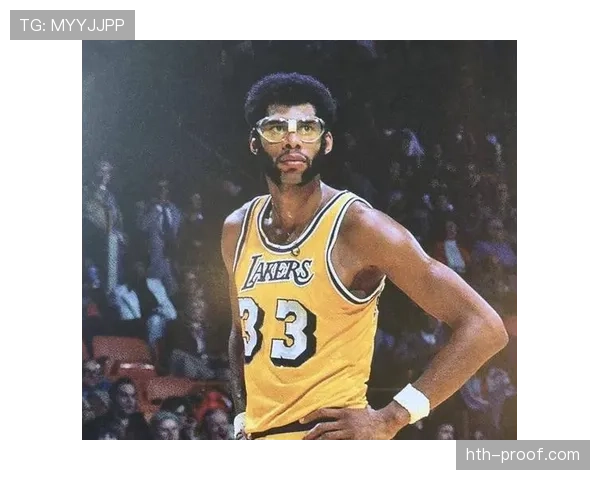 六次MVP贾巴尔：天勾单打比约基奇更高效